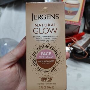 Erge Natural Glow Face Moisturizer - Medium to Deep